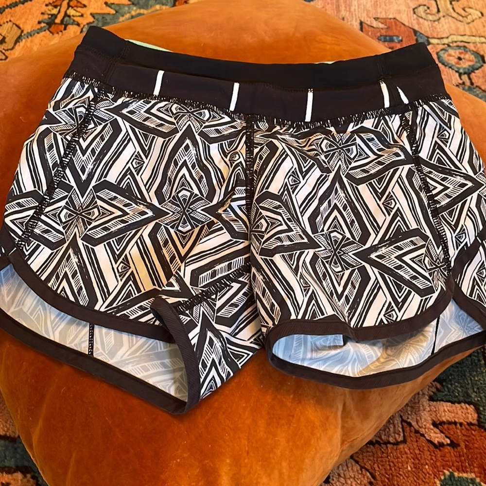 Ivivva size 8 girls shorts